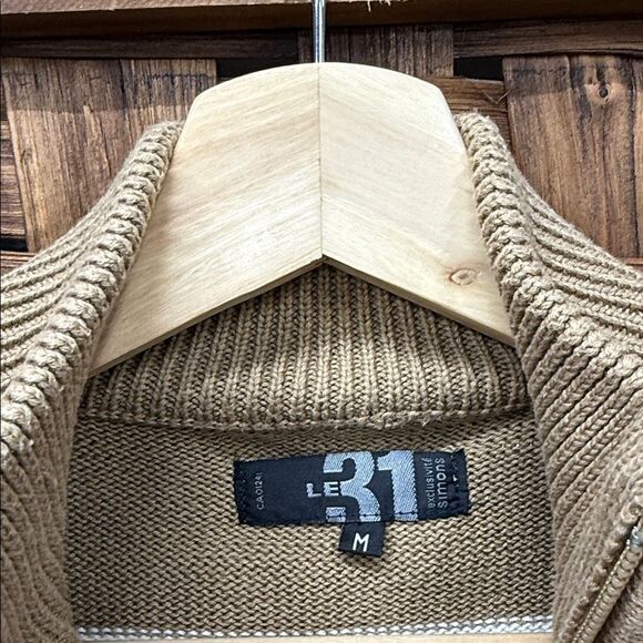 Vintage Le 31 Simmons Men's Tan Striped Sweater - Picture 2 of 3